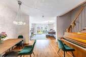 Geräumiges Wohnzimmer - Reihenmittelhaus mit 126,20 m² in Bamberg zum Kaufen