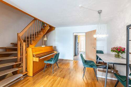 Essplatz und Treppen im EG - 