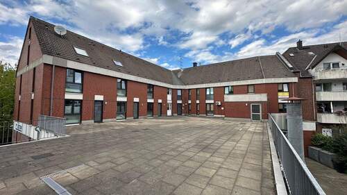 Reihenhäuser und Wohnungen - 