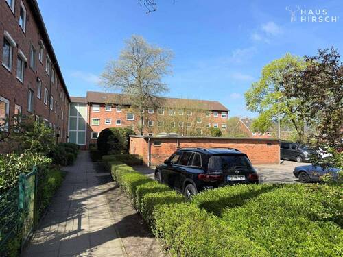 Durchgang zu den Häusereingängen - 3 Zimmer Etagenwohnung zum Kaufen in Rendsburg