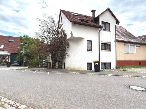 Ansicht Nord/Ost - 6 Zimmer Mehrfamilienhaus, Wohnhaus zum Kaufen in Großbettlingen