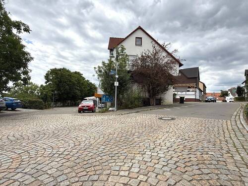 Ansicht Ost - 6 Zimmer Mehrfamilienhaus, Wohnhaus in Großbettlingen