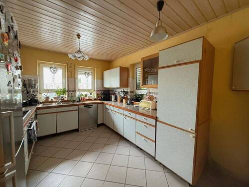 Küche - 6 Zimmer Doppelhaushälfte in Berg