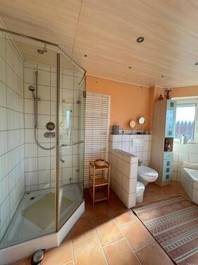 Badezimmer OG Ansicht 1 - 