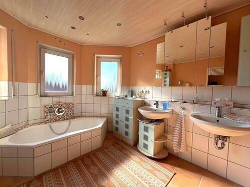 Badezimmer OG Ansicht 2 - 