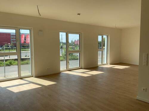 Wohnzimmer - EG 4-Zimmer-Familien-Wohnung mit Terrasse