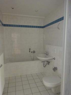 Bad - 2 Zimmer Etagenwohnung zur Miete in Gera