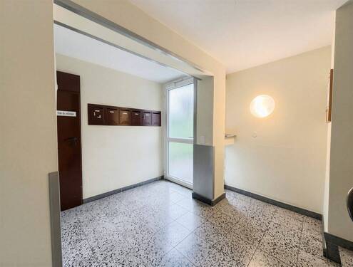 Hausflur - 3 Zimmer Etagenwohnung zum Kaufen in Burscheid