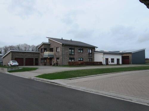 393f0d46-4941-48a5-ade8-d15c6308da3d.jpg - Produktions- und Lagerhalle mit Büro- und Wohnhaus