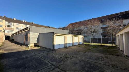 Garagenhof mit Anbau - Gewerbeobjekt (Büro, Produktion, Verkauf) in Duisburg zum Kaufen
