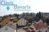 Aussicht vom Balkon und der Wohnung - zentrale, ruhige sonnige 2-Zi.-Wohnung mit Südbalkon ab 01.09.26 zu vermieten!