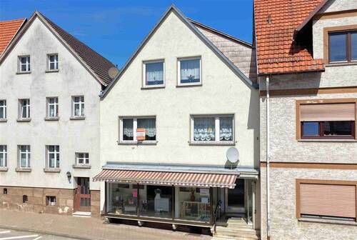 Seitenansicht - Geräumiges Wohn- und Geschäftshaus mit vielseitigen Nutzungsmöglichkeiten
