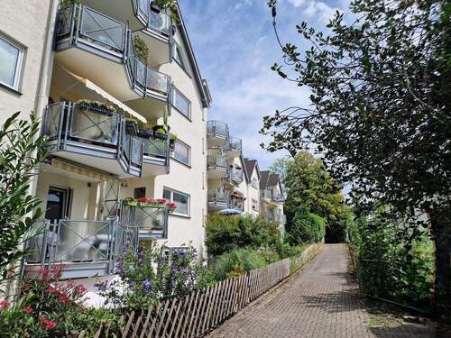 Außenansicht - Schöne, helle, sonnige und ruhige 2 Zimmer DG Whg. mit Südbalkon und Fernblick in Wuppertal West