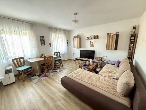 Wohnzimmer - 3 Zimmer Etagenwohnung zum Kaufen in Erding