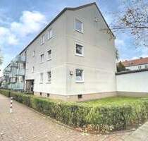 Lage, Lage, Lage: 3,5-Zimmer, voll sanierte Wohnung in Döhren - 2 Bäder, 2 Balkone, Hochparterre, direkt einziehen - Hannover