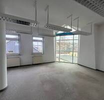 Hier ist Platz für Ihr Gewerbe - 1.300,00&nbsp;EUR Kaltmiete, ca.&nbsp; 262,00&nbsp;m&sup2;&nbsp;Wohnfl&auml;che in Chemnitz (PLZ: 09116) Altendorf