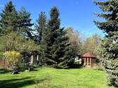 Garten mit Pavillon - 