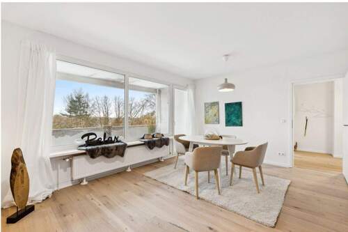 Wohn- und Esszimmer - stilvoll modernisierte 3-Zimmer Wohnung in Kirchrode *von Privat*