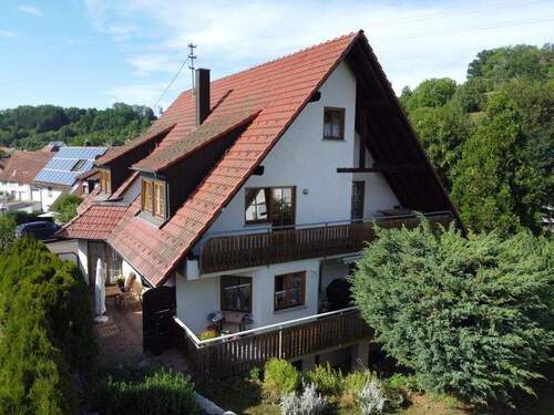 Giebelansicht - 1 Zimmer Mehrfamilienhaus, Wohnhaus zum Kaufen in Zimmern unter der Burg