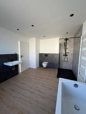Bild 3 - 4 Zimmer Doppelhaushälfte in Saarbrücken