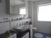 Bad - Waschbecken und WC - 