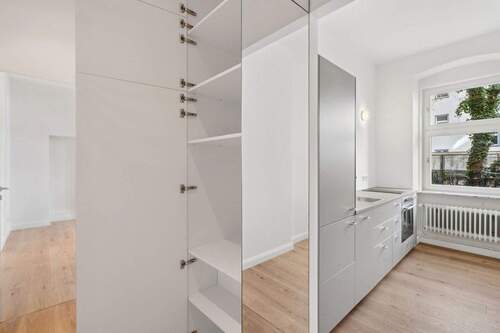 Abstellkammer mit WS Anschluss - 1 Zimmer Etagenwohnung zum Kaufen in neukölln