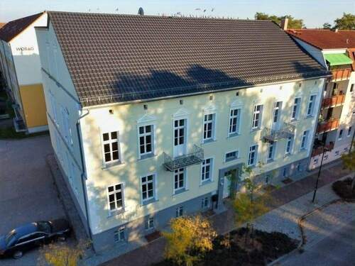 Straßenansicht - Wohn- und Geschäftshaus am Stengerhain - Schwedt