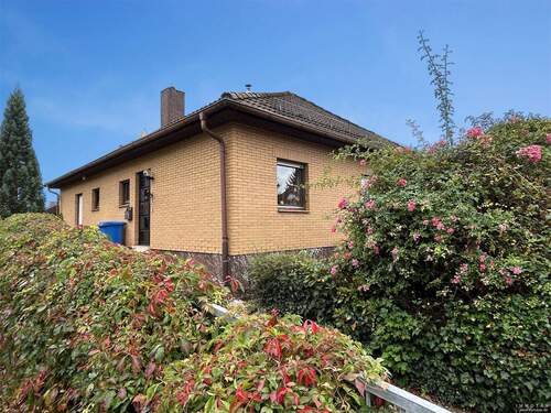 25-CS-350 - Einfamilienhaus mit potenzieller Einliegerwohnung, Garten & Garage