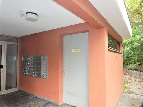 Hauseingang m. Fahrradraum - 