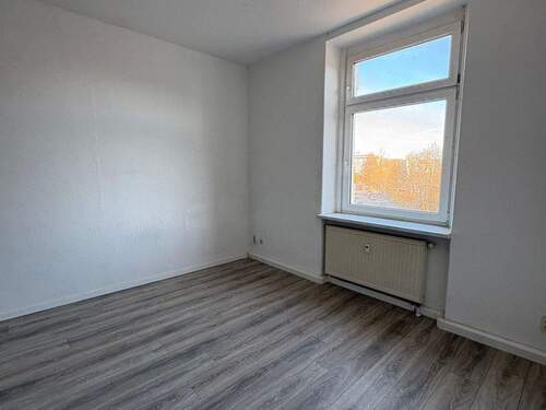 Zimmer 1 - 4 Zimmer Etagenwohnung in Chemnitz