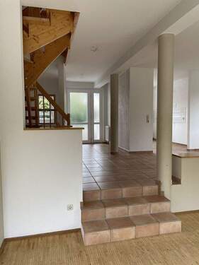 Erdgeschoss - Reihenendhaus mit 160,00 m&sup2; in Groß-Zimmern zum Kaufen