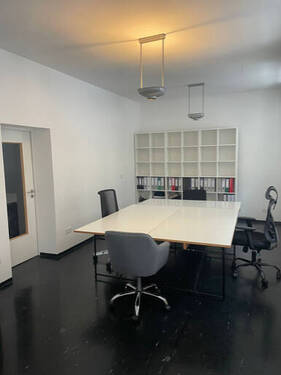 Büroraum 1 - Mega cooles Büro-Feeling: Schreibtischplatz 1 in bester Lage, sofort