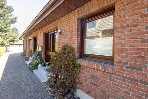 Hauszugang - 4 Zimmer Doppelhaushälfte zum Kaufen in Rellingen