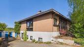 Ansicht von vorne und Garagenzufahrt - 8 Zimmer Einfamilienhaus zum Kaufen in Ottweiler / Lautenbach