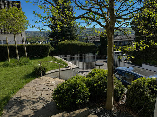 Blick des Vordergartens - Einfamilienhaus mit 207,00 m&sup2; in Gevelsberg zum Kaufen