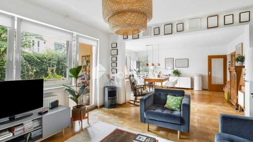 Wohnzimmer 2 - 1 Zimmer Mehrfamilienhaus, Wohnhaus in Frankfurt am Main Süd