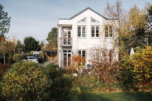 Außenansicht - Family-friendly residential idyll in Zeuthen - modernised, energy self-sufficient and available