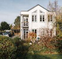 Family-friendly residential idyll in Zeuthen - modernised, energy self-sufficient and available