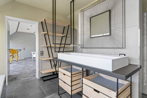 Bad mit Wanne und Dusche 12,58 m² - 