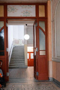 Hauseingang (Denkmal) - 5 Zimmer Etagenwohnung in Dresden