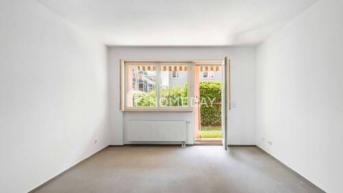 Wohnzimmer 1 - 3 Zimmer Etagenwohnung zum Kaufen in Teltow