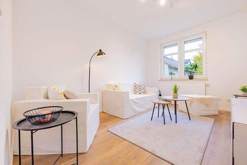 Gemütliches Wohnzimmer - Frisch renoviert- 4- Zimmer Wohnung in ruhiger Lage von Niestetal