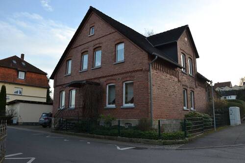 Straßenansicht - 7 Zimmer Einfamilienhaus zum Kaufen in Barsinghausen