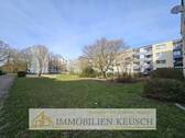 Ansicht hinten Innenhof mit Spielplatz und Grünflächen - 