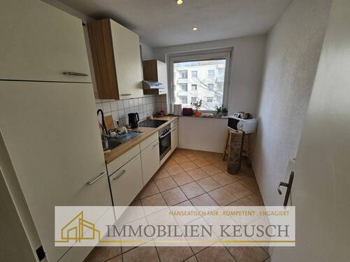 Großzügige Einbauküche - 3 Zimmer Etagenwohnung in Bremen