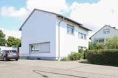 Titelbild - Charmantes Einfamilienhaus mit Sauna, Partyraum & Außenkamin - Ihr neues Zuhause in Werl!