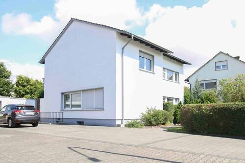 Titelbild - Charmantes Einfamilienhaus mit Sauna, Partyraum & Außenkamin - Ihr neues Zuhause in Werl!