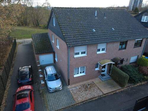 Frontansicht - Familienfreundliche Doppelhaushälfte mit Wohlfühlfaktor in Düren