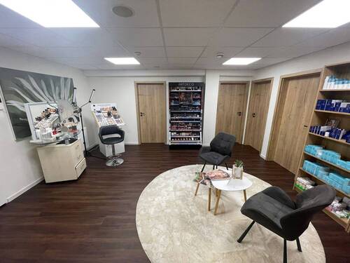 Gewerbe - 5 Zimmer Gewerbeobjekt (Büro, Produktion, Verkauf) in Albstadt