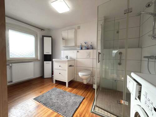 Wohnhaus: Tageslichtbad - 